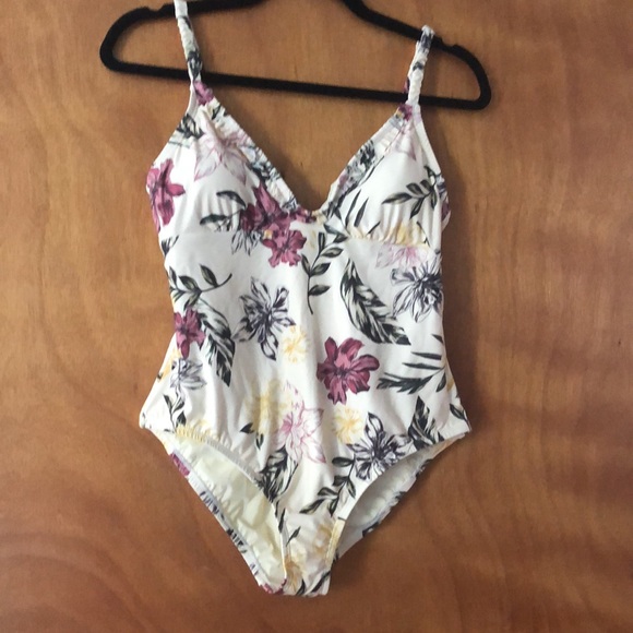 Floral maillot bathing suit - Picture 3 of 7